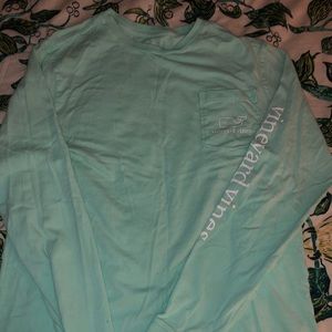 Vineyard Vines long sleeve tee *fits women small*